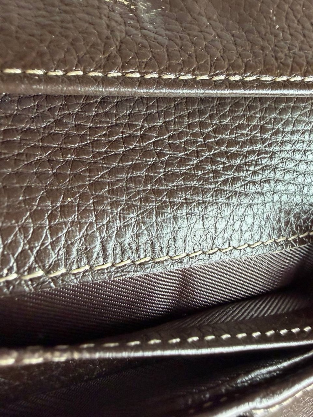 Gucci Interlocking G Clasp Brown GG Canvas Wallet - Picture 10 of 16